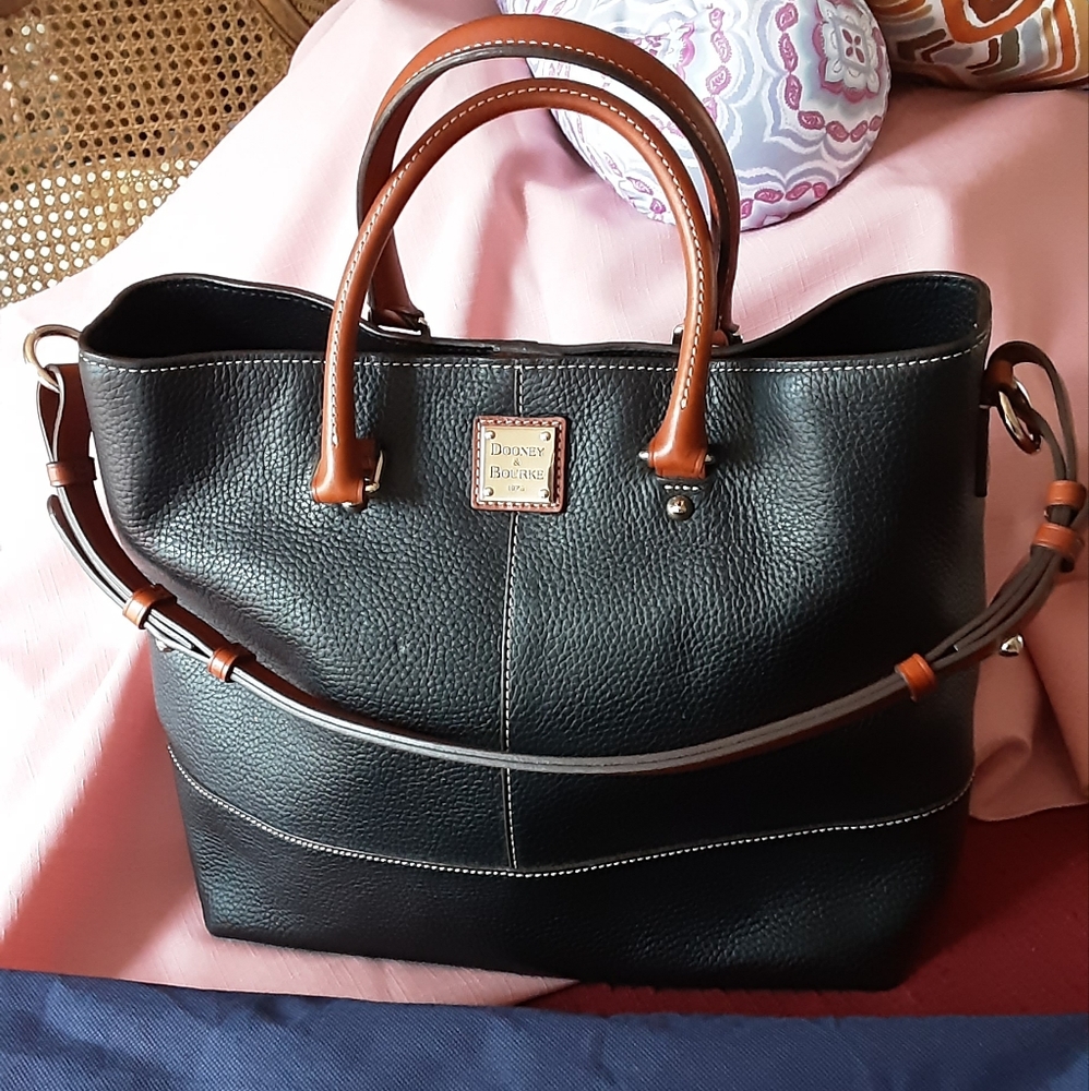 NWOT Dooney & Bourke Pebbled Leather